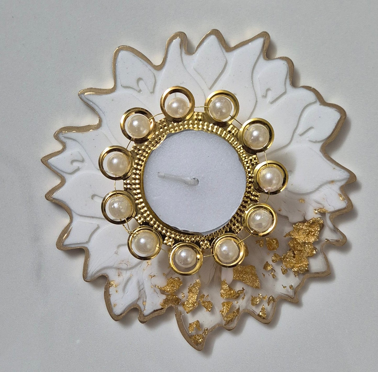 White, gold and pearls